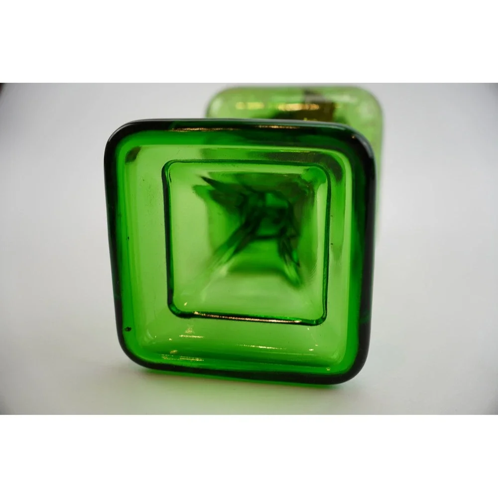P&A‎ MFG Waterbury CONN Vintage Green Glass Oil Hurricane Kerosene Lamp Embossed